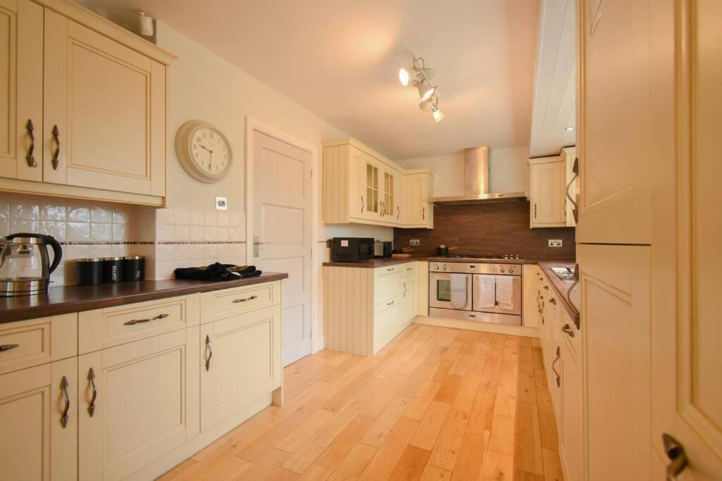 Luxurious & Tranquil Riverside Getaway Great Harwood Exterior foto