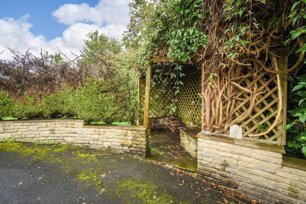 Luxurious & Tranquil Riverside Getaway Great Harwood Exterior foto